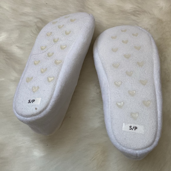 La Vie en Rose white “I Do” indoor slippers in size S - Picture 4 of 5